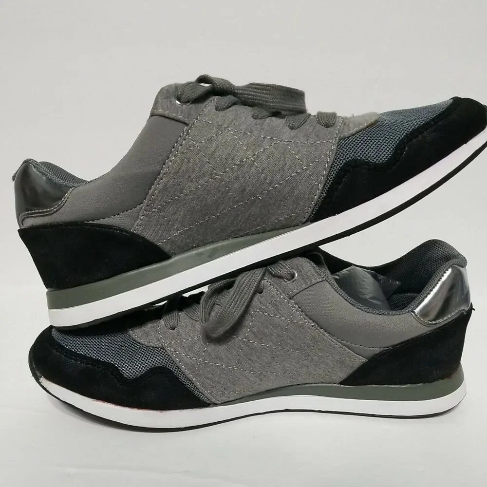 G by Guess‎ Jeryl2 Fashion Sneakers Light Gray, Size 9 US Women's Lace up